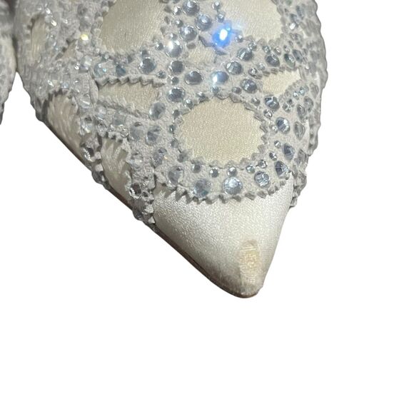 Badgley‎ Mischka Rouge Embellished Dress Pumps Heels in Ivory Satin Pointed Toe - Picture 3 of 11